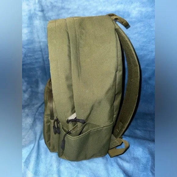 Backpack - Picture 2 of 5